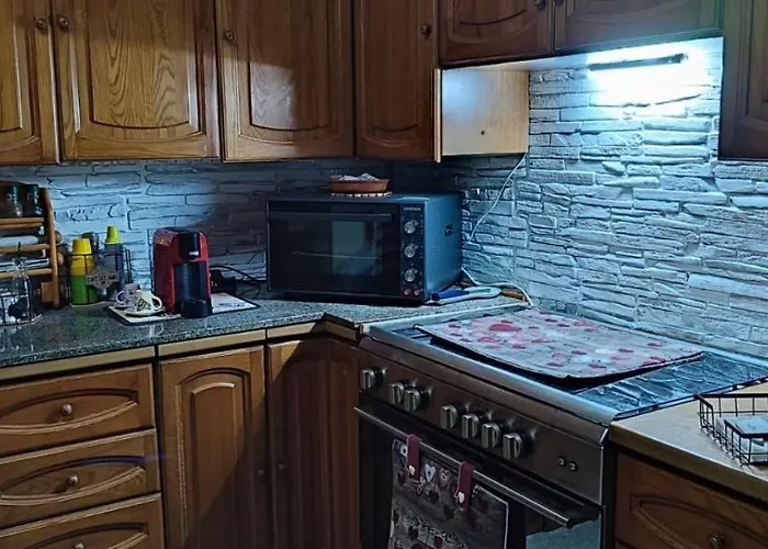 Toma House アパート