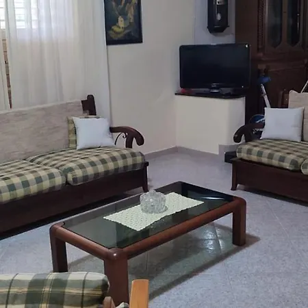 Toma House *
