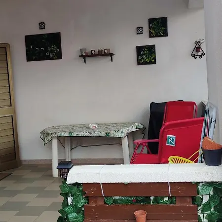 דירה Toma House
